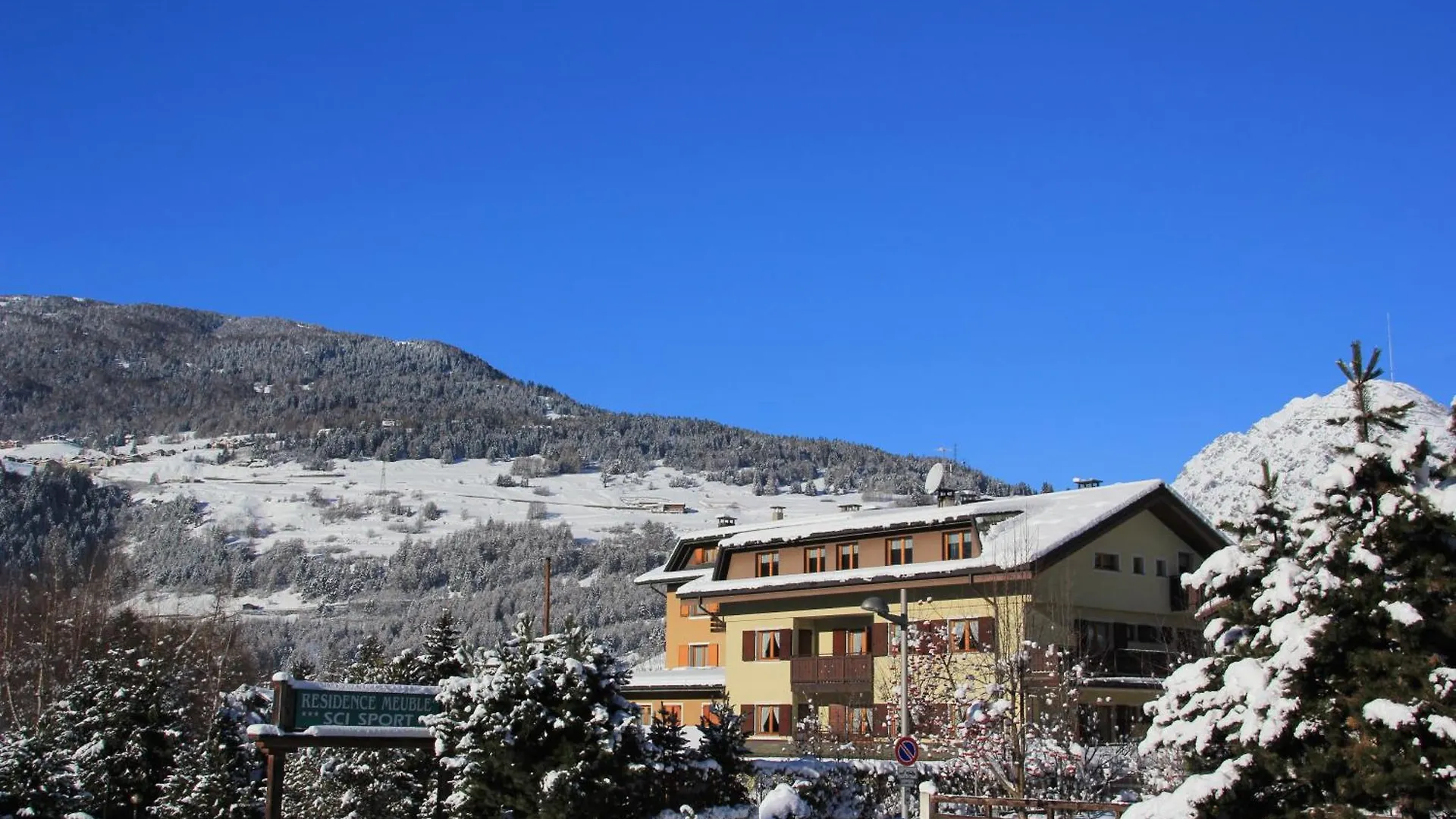 ***  Meuble Sci Sport Hotel Bormio Italy