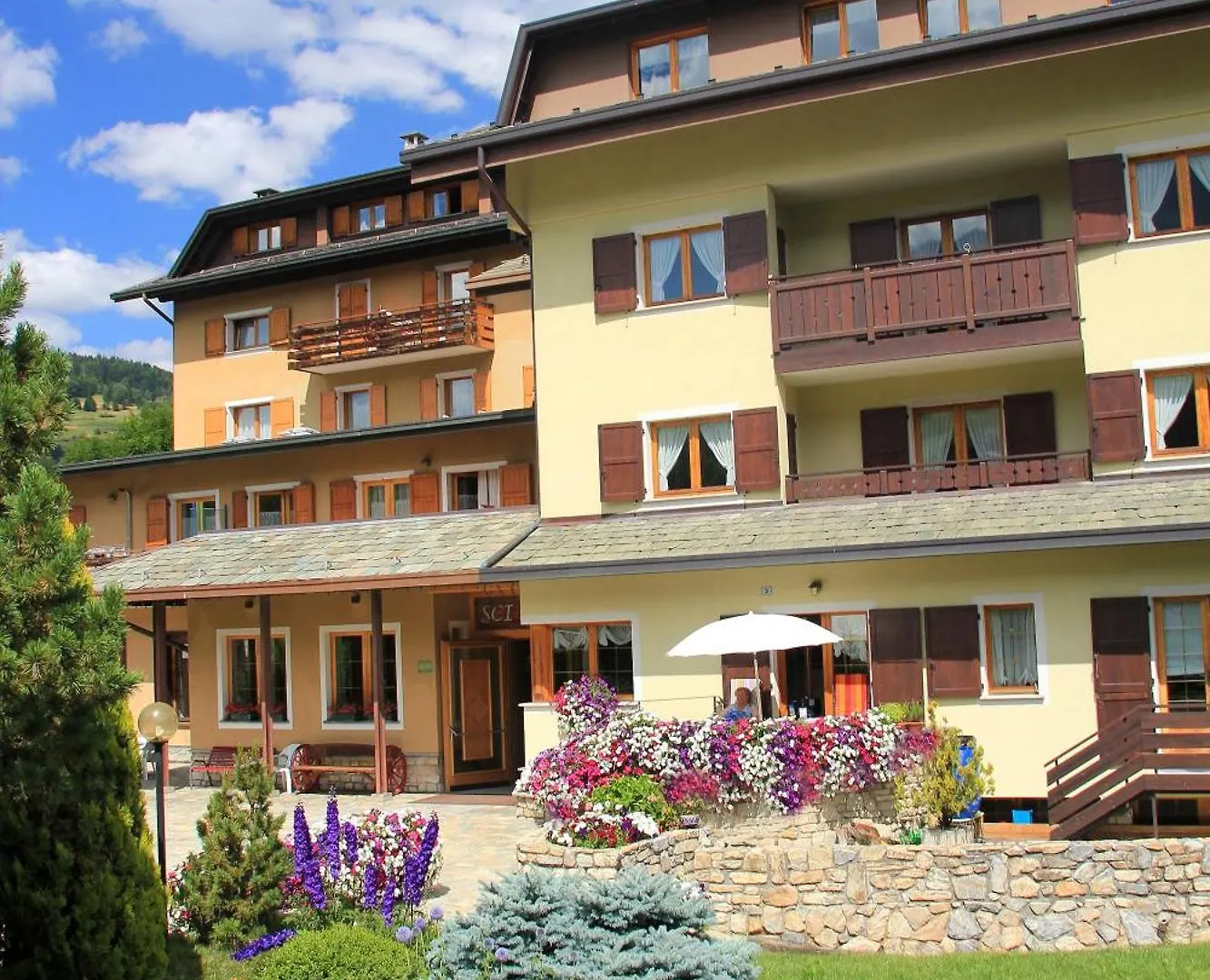 Meuble Sci Sport Hotel Bormio